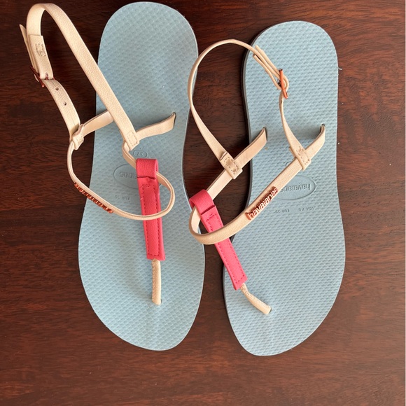 Havaianas t-strap sandal thong size 37 new without box blue pink gold 7.5 - Picture 1 of 5